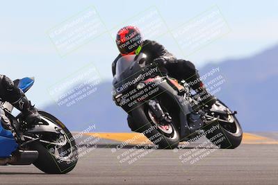 media/Nov-05-2022-SoCal Trackdays (Sat) [[f8d9b725ab]]/Turn 9 (110pm)/